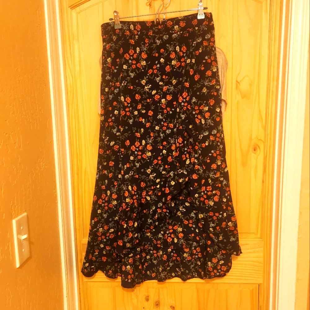 Floral Skirt With Ruffle And Kick Pleat In Front. Sz L